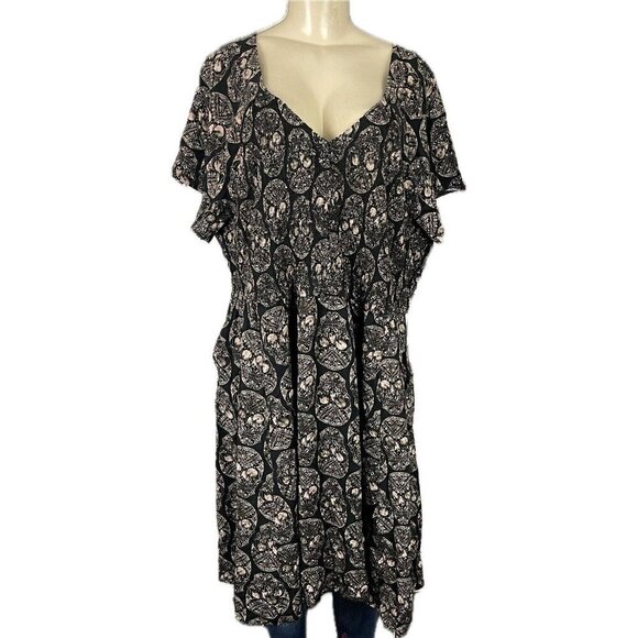 Torrid +5 Black-Beige Skull Print Shirred Bodice Side Pockets Short Sleeve Dress - Picture 2 of 6